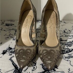 Jessica simpson Beige and Gold Women's Heels 6